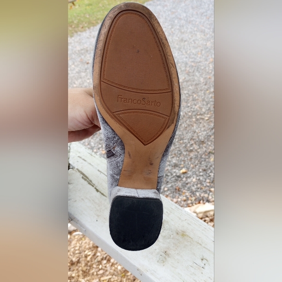 Franco Sarto Gray Velvet heeled Booties. Sz. 8 - Picture 5 of 7